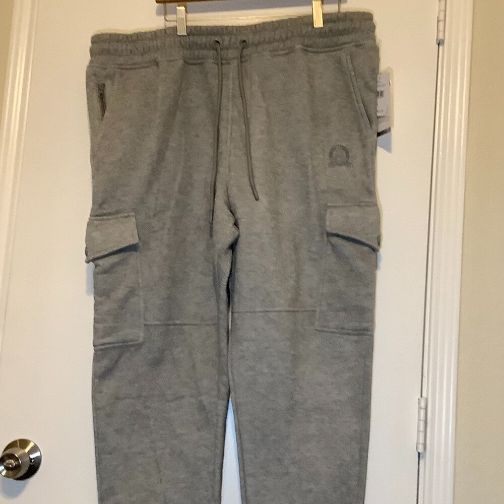 Akademiks Men grey multi pocket sweat pants NWT